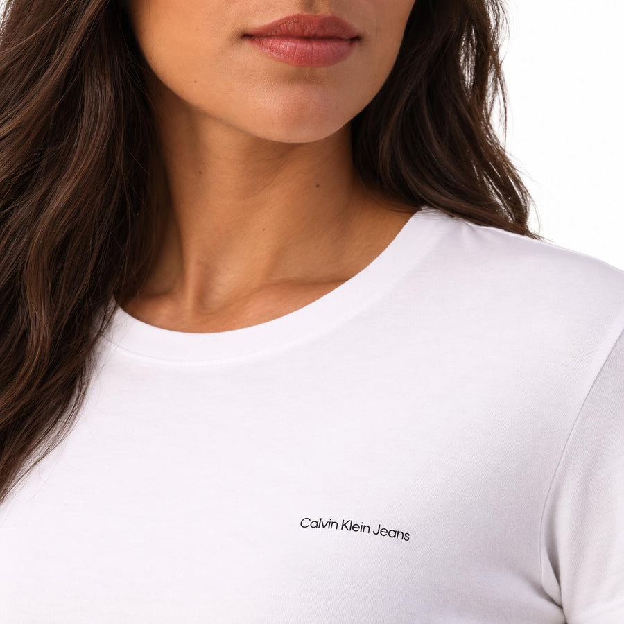 Camiseta Calvin Klein Slim Estampa Mini Feminino — Estampa mini no peito