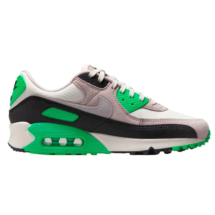 Tênis Nike Air Max 90 Feminino — Camurça, têxtil e borracha em camadas
