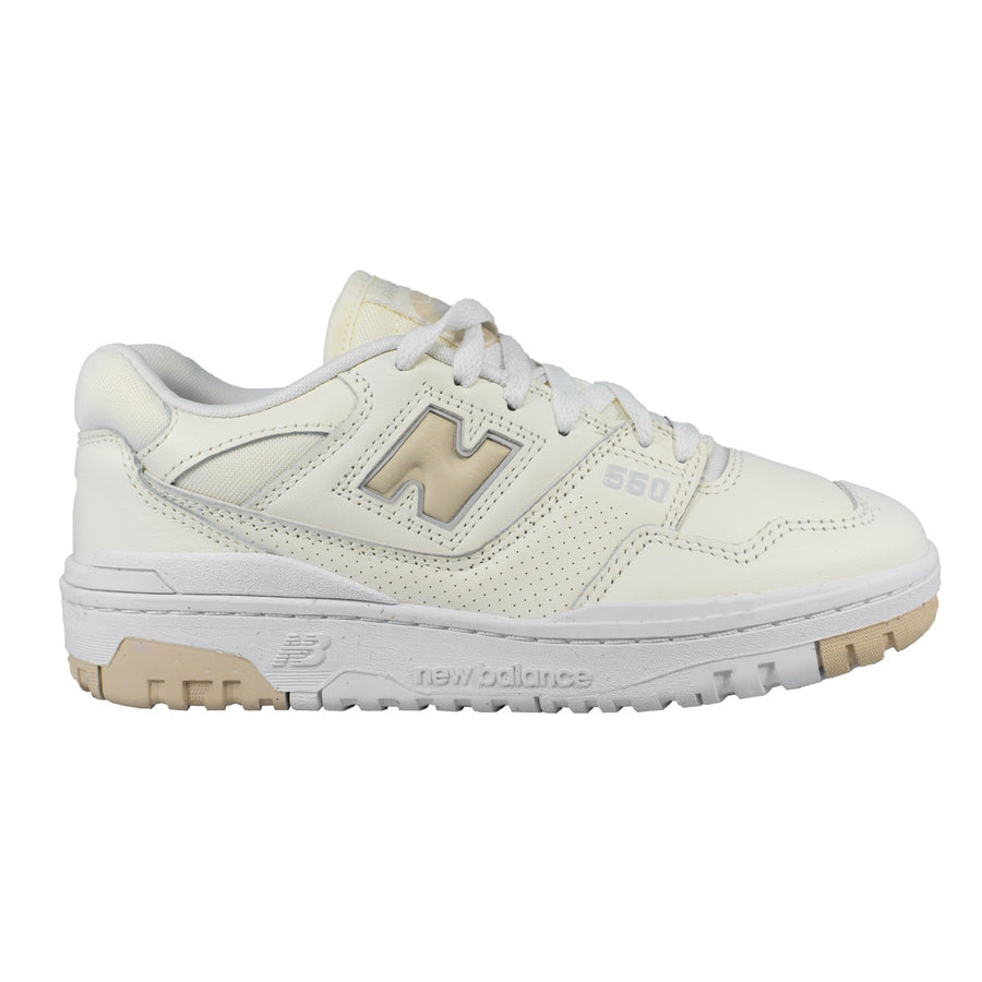 Tênis New Balance 550 Feminino — Couro branco e creme