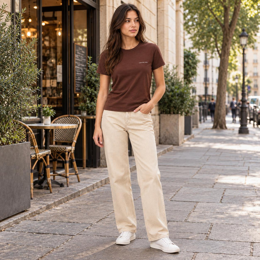 Camiseta Calvin Klein Micrologo Feminino — Um marrom que vai longe