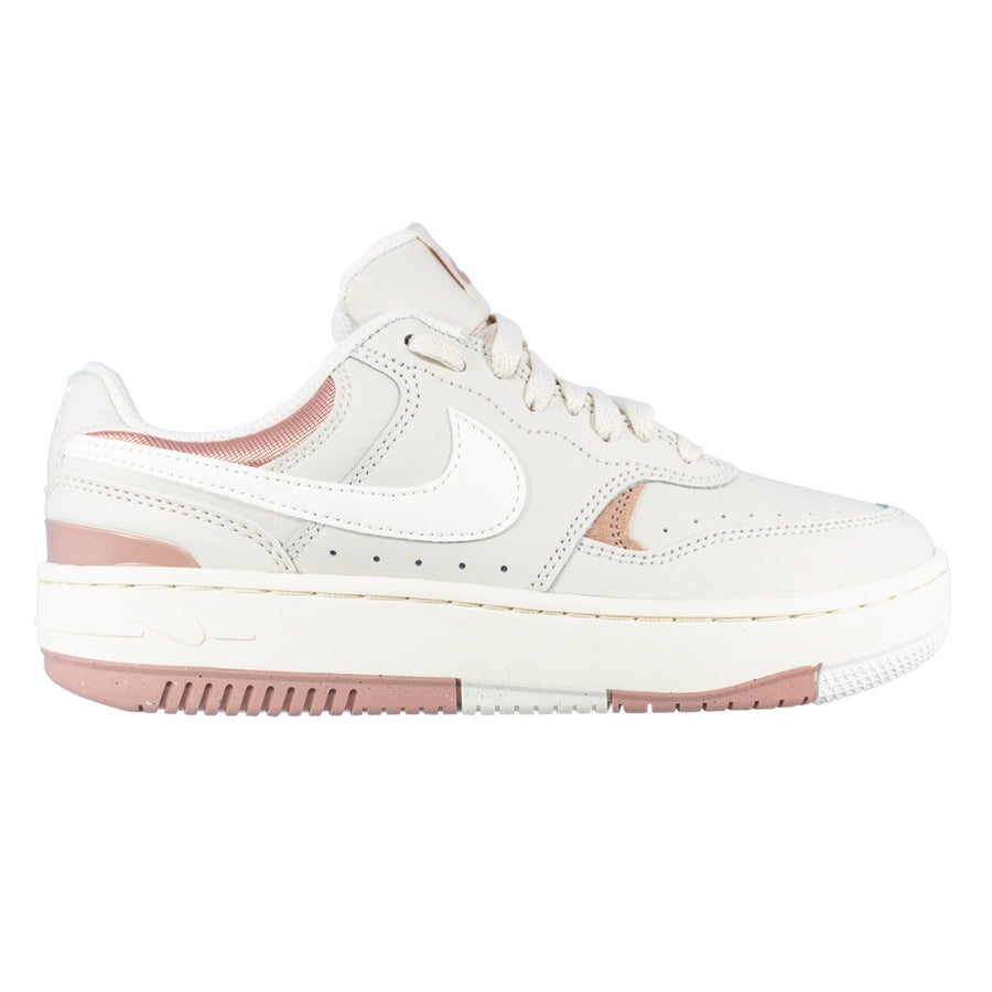Tênis Nike Gamma Force Feminino — Couro e couro sintético em camadas