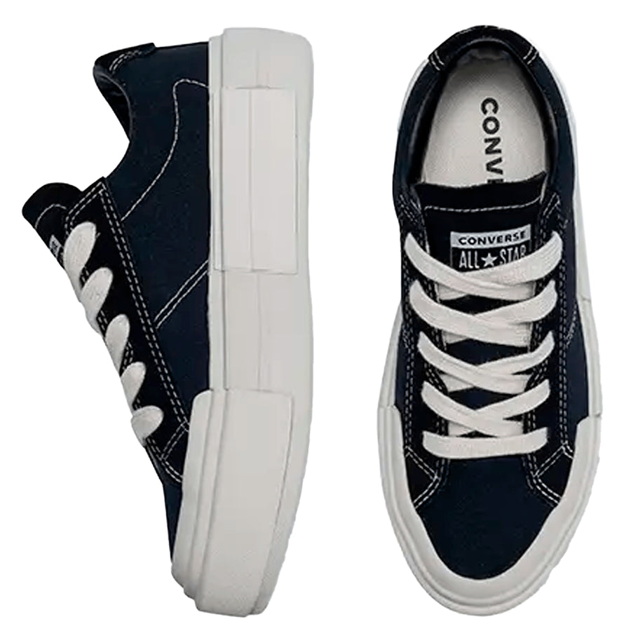 Tênis Converse Chuck Taylor Unissex — Camurça, ilhoses e cadarço largo
