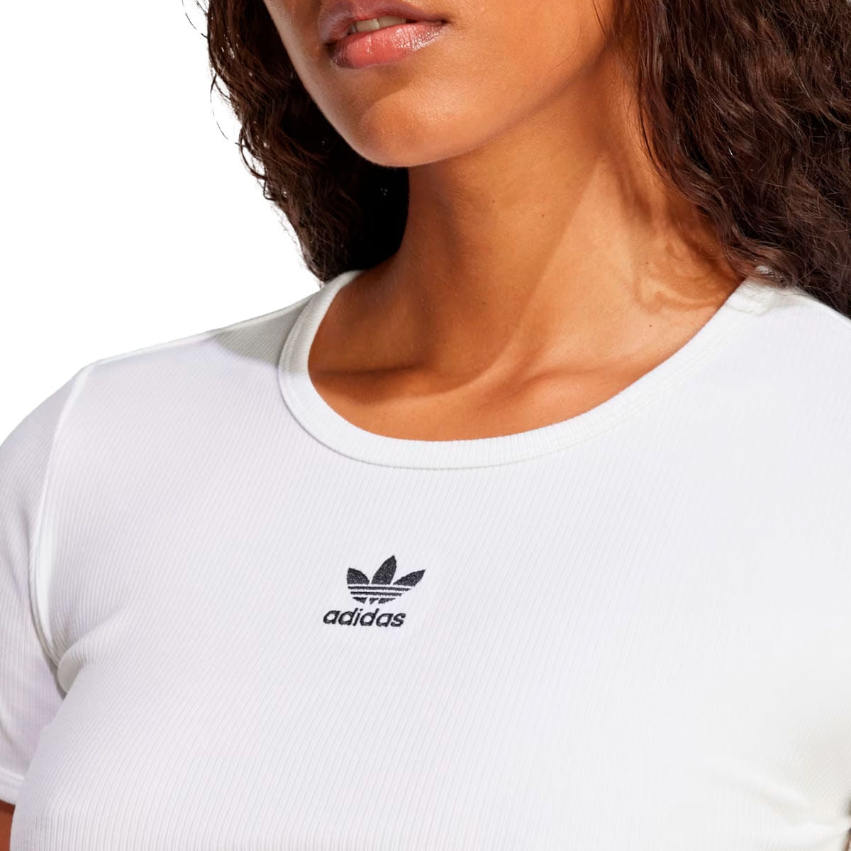 Camiseta Adidas Cropped Essentials Feminino