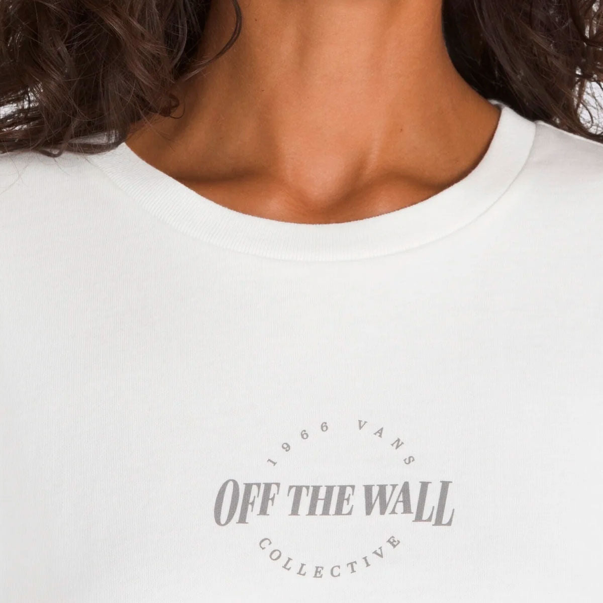 Camiseta Vans Cropped Relaxed Feminino