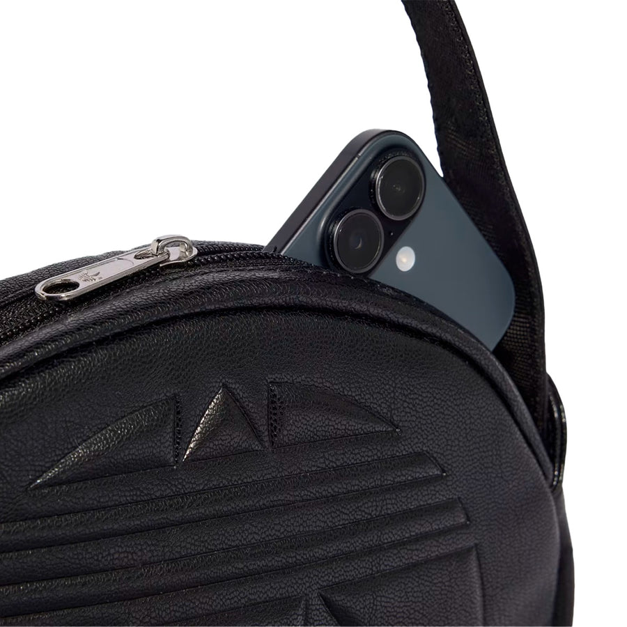Bolsa Adidas De Mão Trefoil Feminino — Acabamento brilhante que aguenta o dia a dia