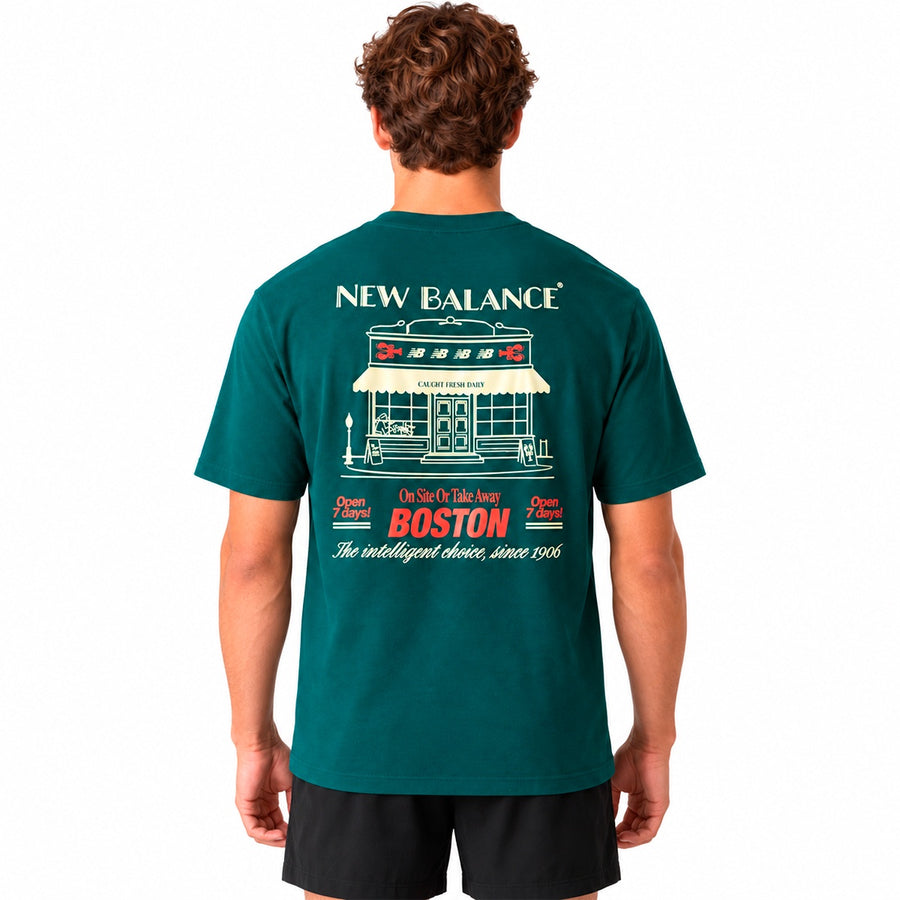 Camiseta New Balance Grab A Bite Boston Masculino — Peixaria de Boston nas costas