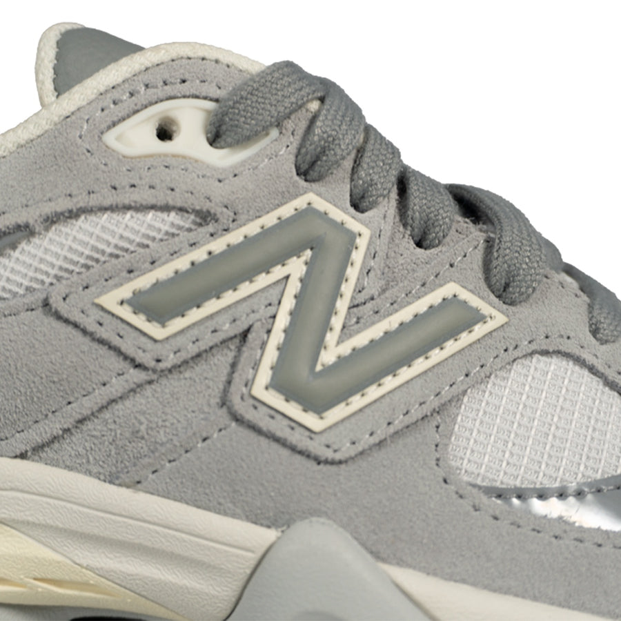 Tênis New Balance 9060 Unissex — Camurça sobre malha