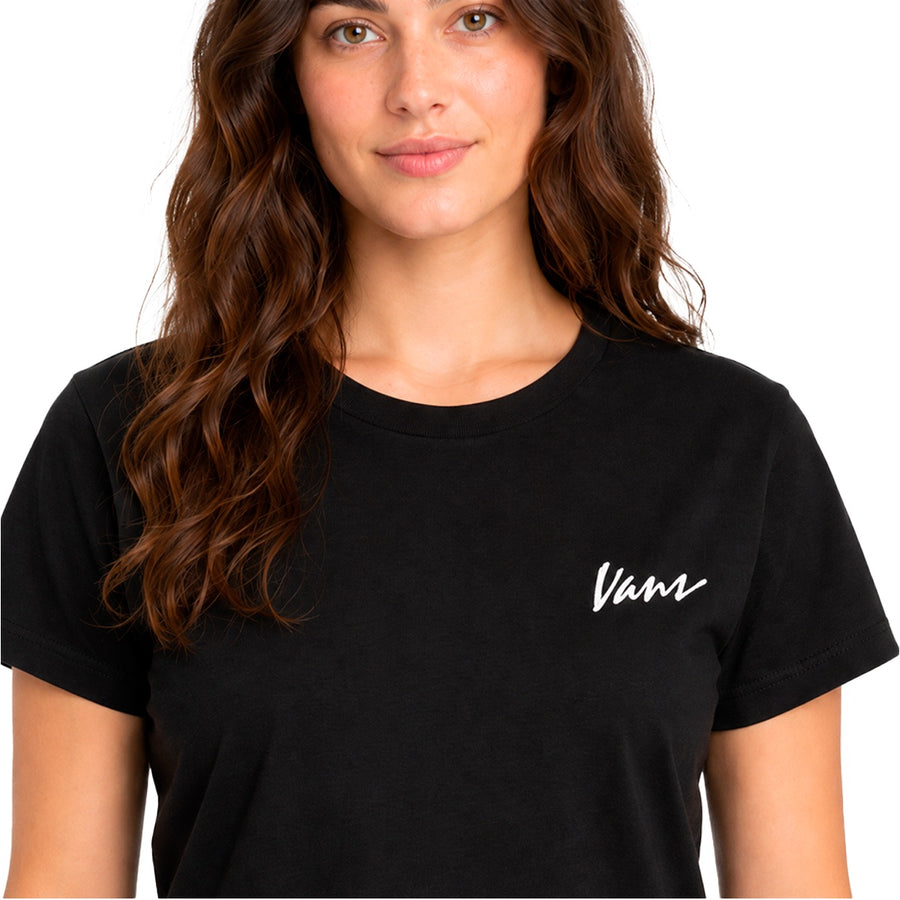 Camiseta Cropped Vans Baby Tee Classic Script Feminino — A assinatura em letra de mão