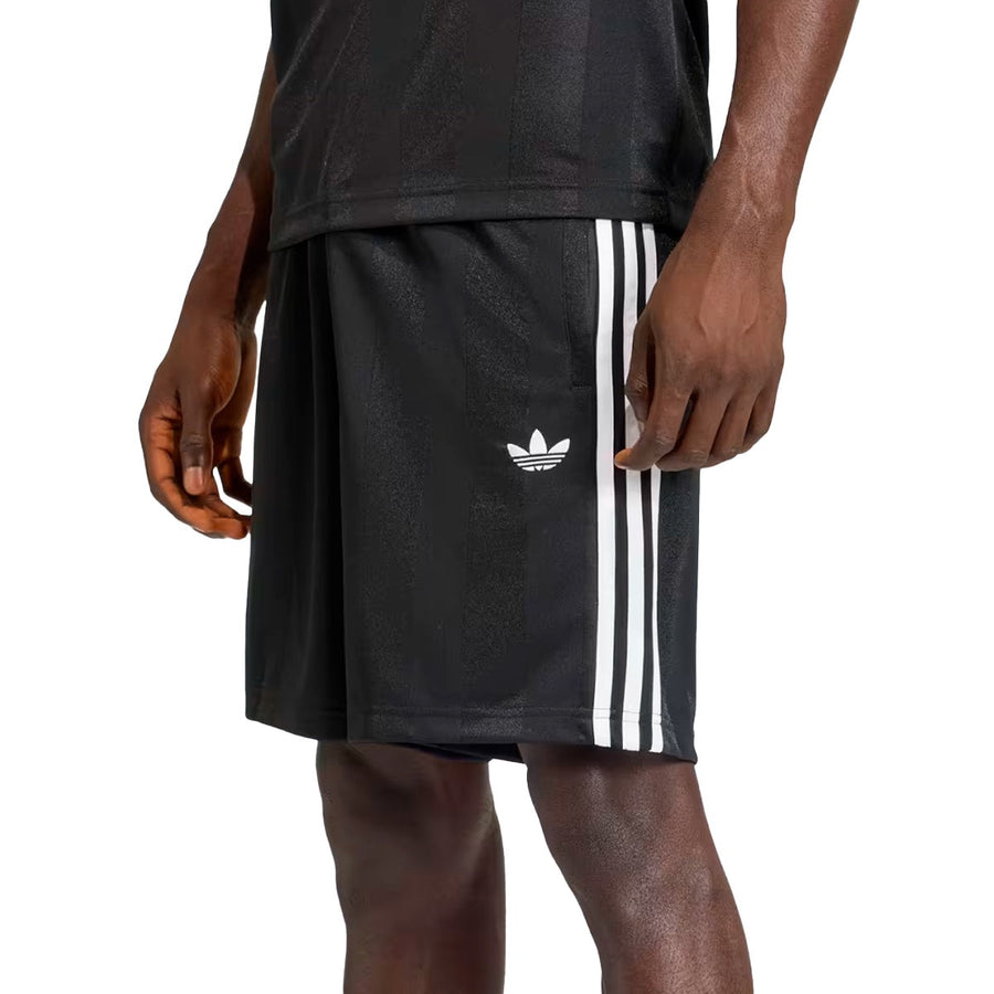 Kit Adidas Adi2000 + Shorts Adidas + Camiseta Adidas — Shorts e camiseta