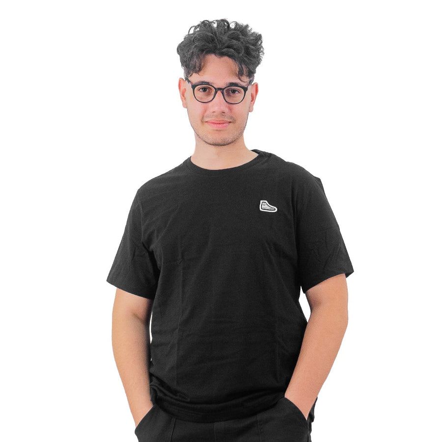 Kit Converse Chuck Taylor + Camiseta Converse + Boné New Era — Camiseta e boné