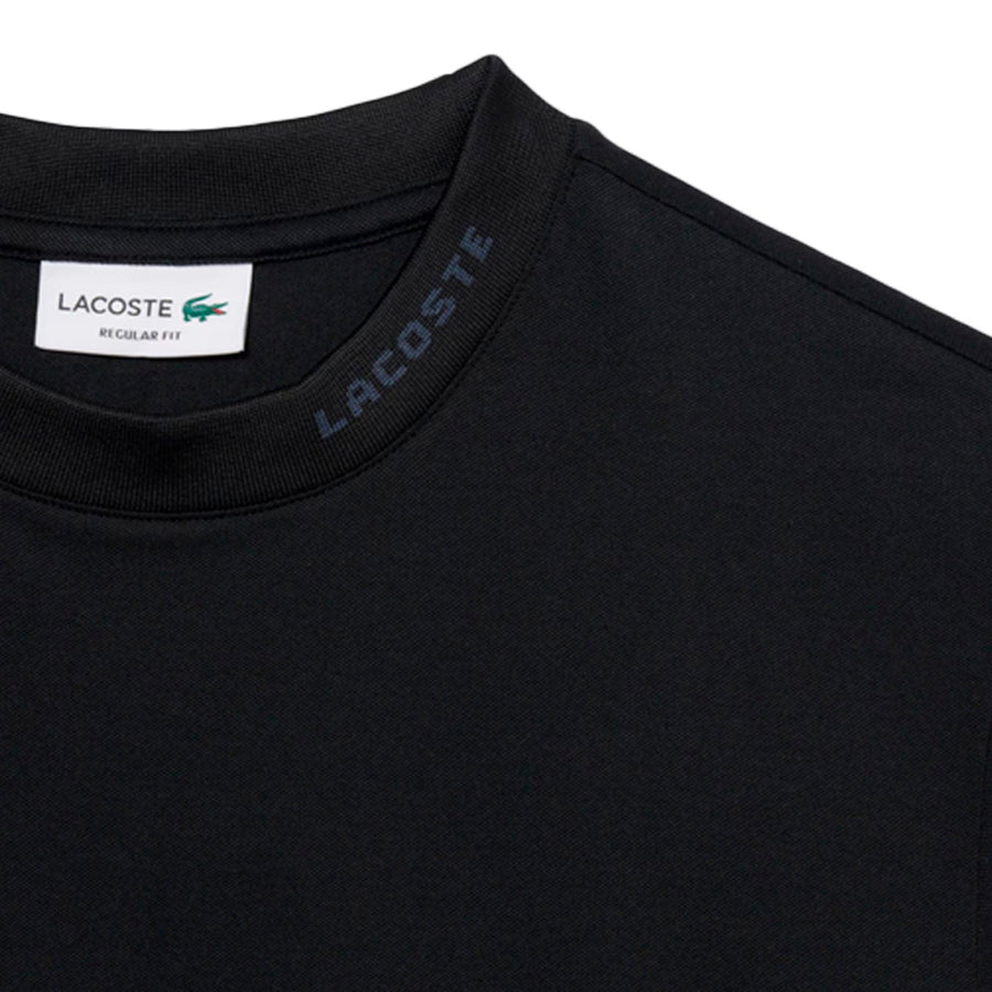 Camiseta Lacoste Piqué Jacquard Masculino — O nome tecido na gola