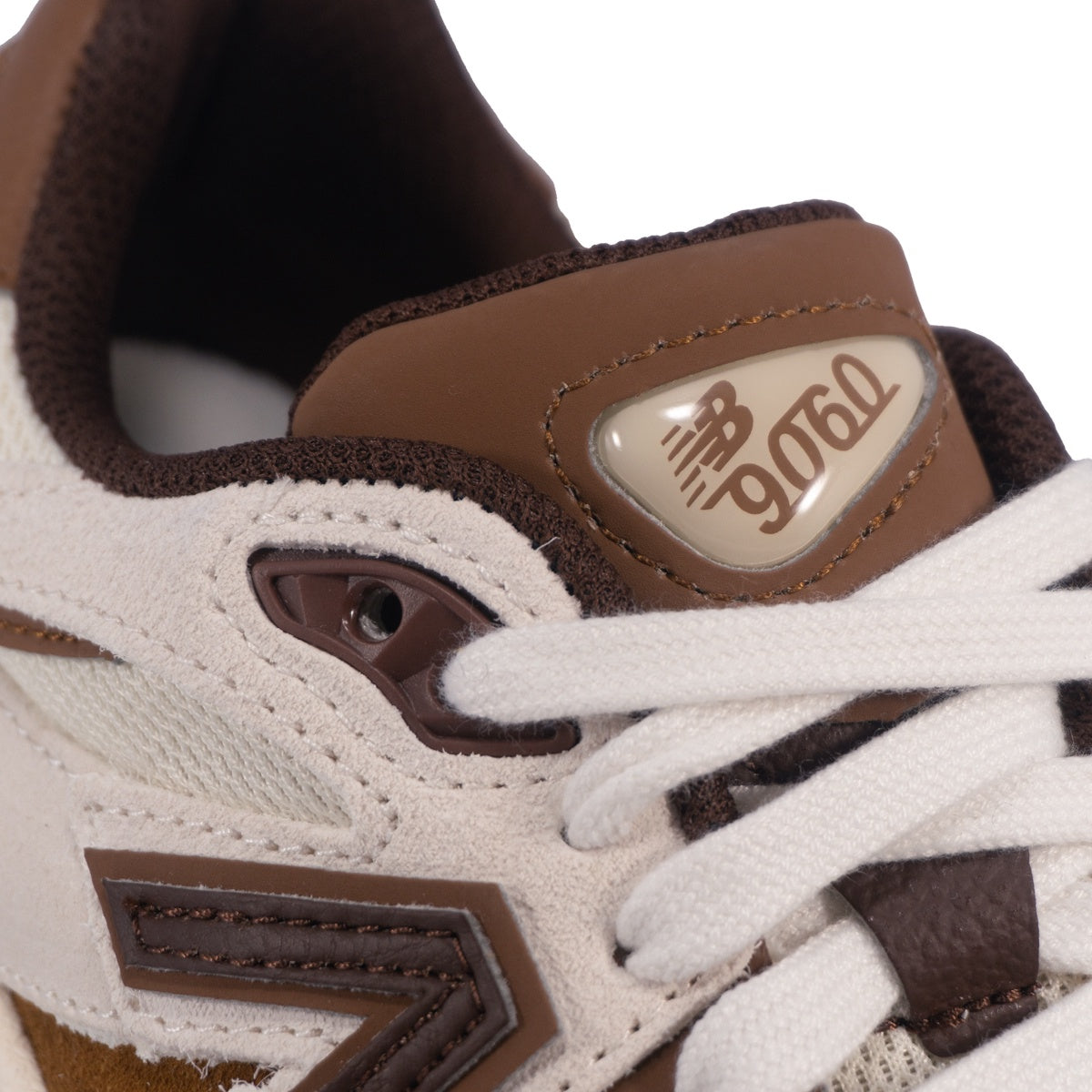 Tênis New Balance 9060 Unissex